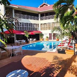 Otel Altamont Court, Kingston